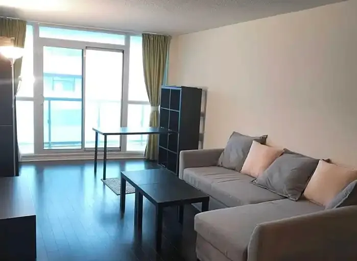 19 Grand Trunk Cres #3908 — Photo 3