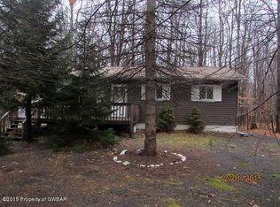 322 Stroud Ct, Pocono Lake, PA
