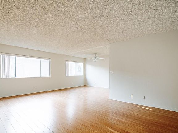 2nd image of 5025 Coldwater Canyon Ave #5