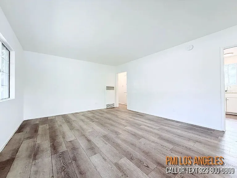 10565 Camarillo St — Photo 20
