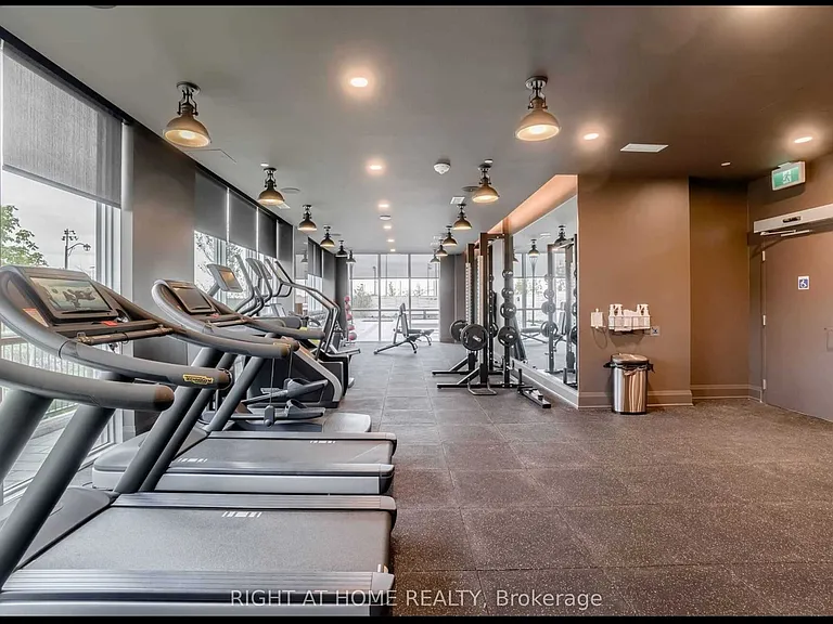 1050 Main St E #302 — Photo 9