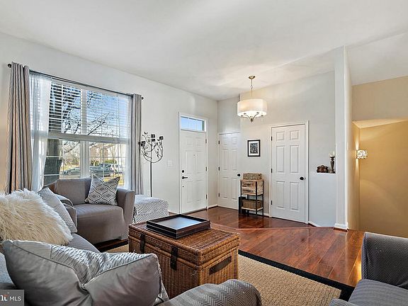 5th image of 7062 Sauvage Ln