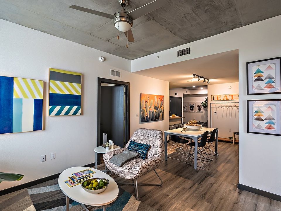 Livingroom 3Signature 1909 - Luxury Off-Campus Apartments Near University of Texas Austin UT - 1909 Rio Grande Street