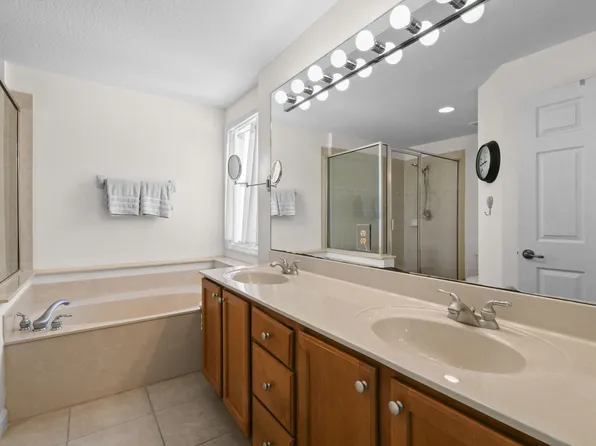 8043 Murano Circle, Palm Beach Gardens, FL 33418