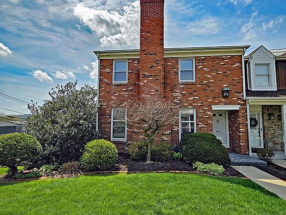 2nd image of 441 Georgetowne Vlg