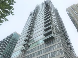 653 N Kingsbury St APT 1801, Chicago, IL 60654
