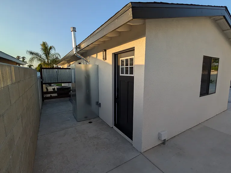 222 W Tiller Ave — Photo 8