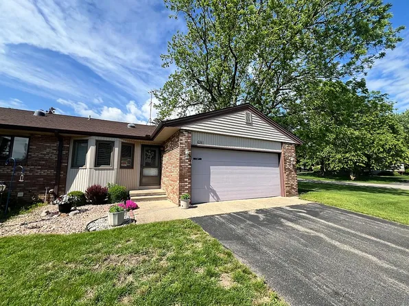681 Gardenview Dr SW, Byron Center, MI 49315