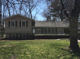 22W531 Tamarack Dr, Glen Ellyn, IL