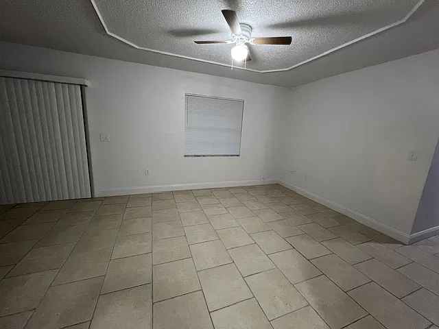 4 bed, 1456 sqft, $2,500 — Photo 2