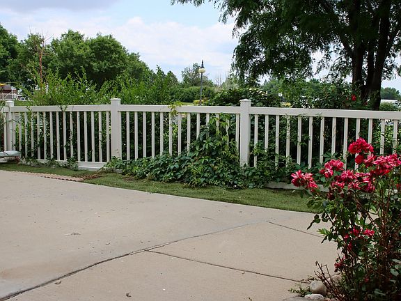4th image of 9 Lindenwood Cir