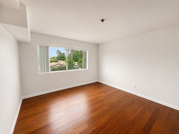 4th image of 1829-31 Thomas Ave #2B