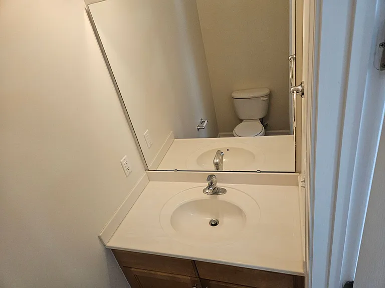 5900 Wynmore Rd — Photo 9