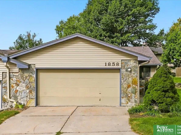 1858 N 94th Plz, Omaha, NE 68114