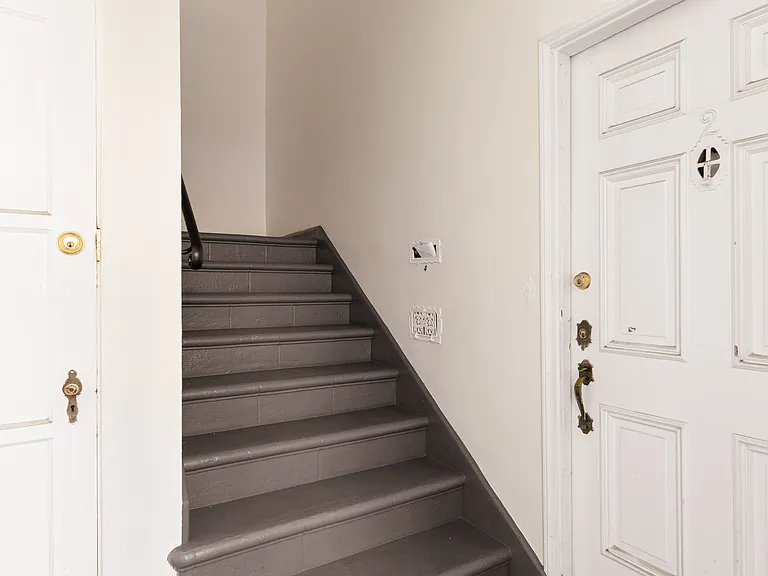 1056 S Genesee Ave #4 — Photo 13