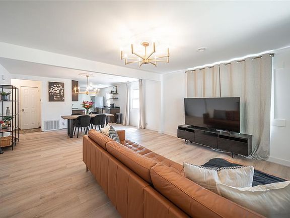 5th image of 103 S Newport Ln