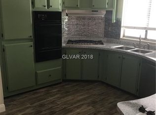 2221 Castleberry Ln, Las Vegas, NV 89156