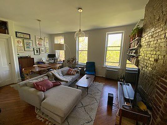 2nd image of 24 Clifton Pl #3