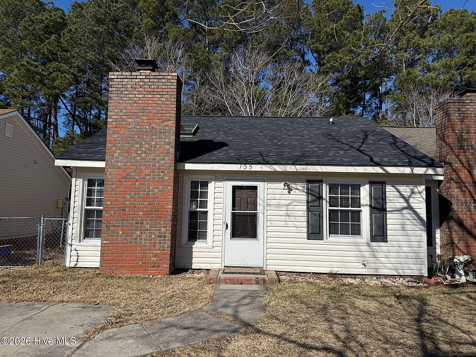 1st image of 135 Pine Crest Dr