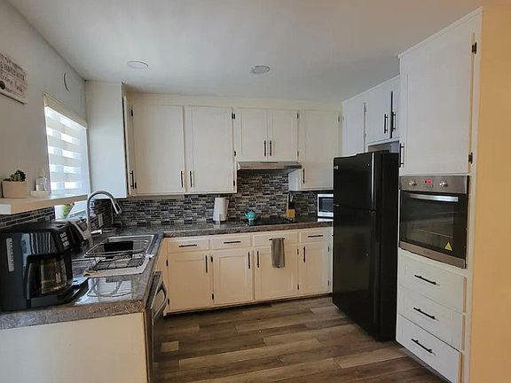 2nd image of 1047 Coldwell Ave #2