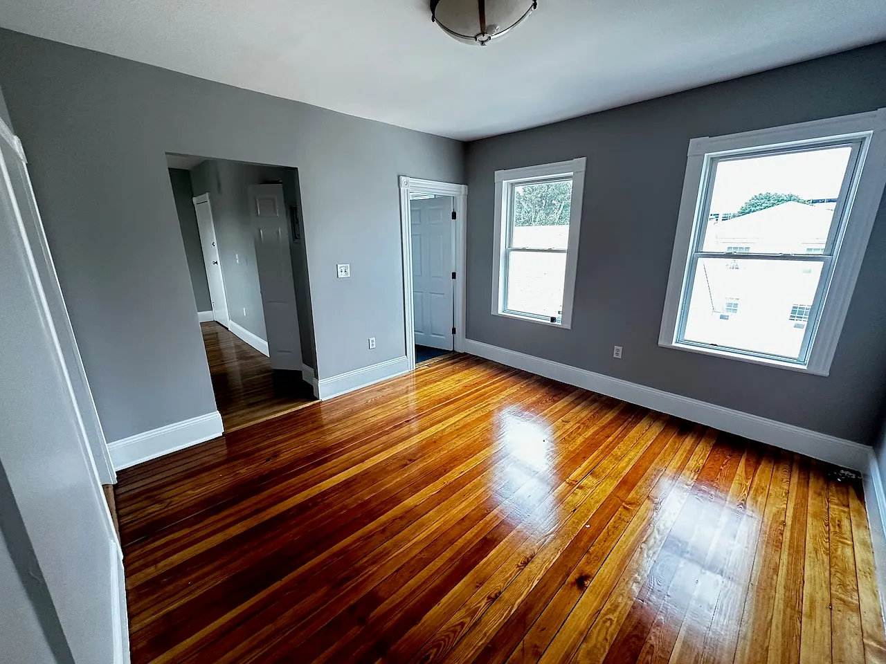 4 bed, 1.5 bath, 1200 sqft, $3,100 — Photo 2