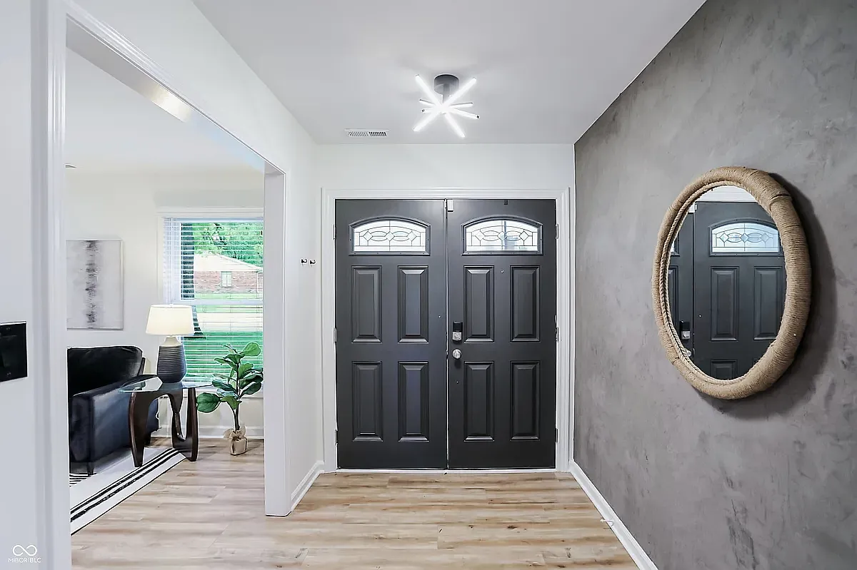 4 bed, 1500 sqft, $4,000 — Photo 2