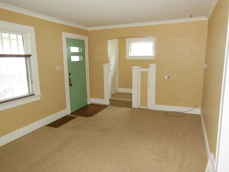 1629 Emerson Ave — Photo 2