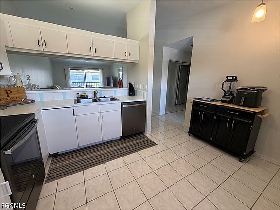5th image of 5735 Foxlake Dr APT 6
