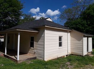 104 Catawba St, Cowpens, SC 29330