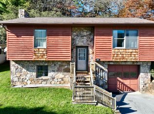 213 Hillcrest Dr, Bluefield, VA 24605