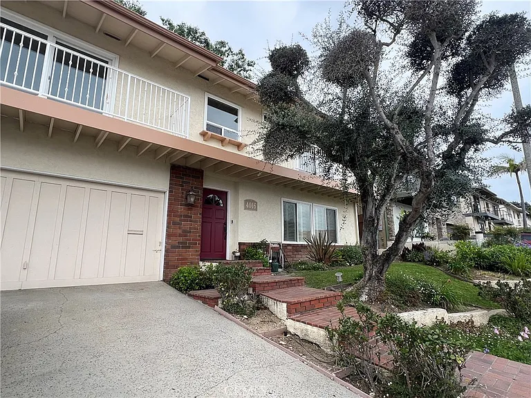 4016 Mesa St — Photo 2