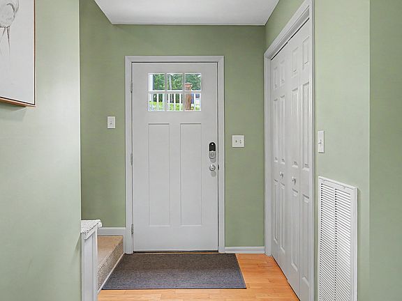 4th image of 93 Angela Way