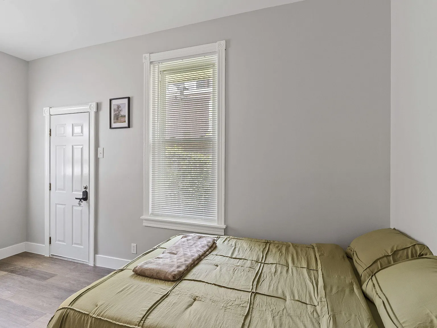 4 bed, 2.0 bath, 1500 sqft, $953 — Photo 2