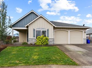 840 Julie Ln, Molalla, OR 97038