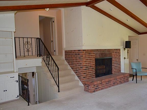 5th image of 9614 Music St
