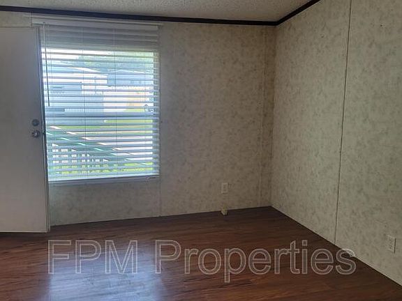 4th image of 205 Vintage Oak Cir