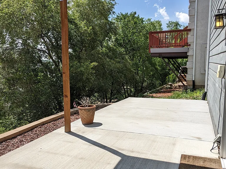 913 Columbine Ave — Photo 40