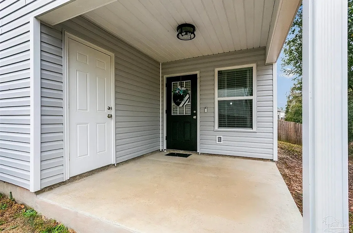 4 bed, 2.5 bath, 2314 sqft, $2,300 — Photo 4