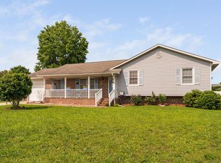 1690 Montrose Dr, Fayetteville, NC 28314