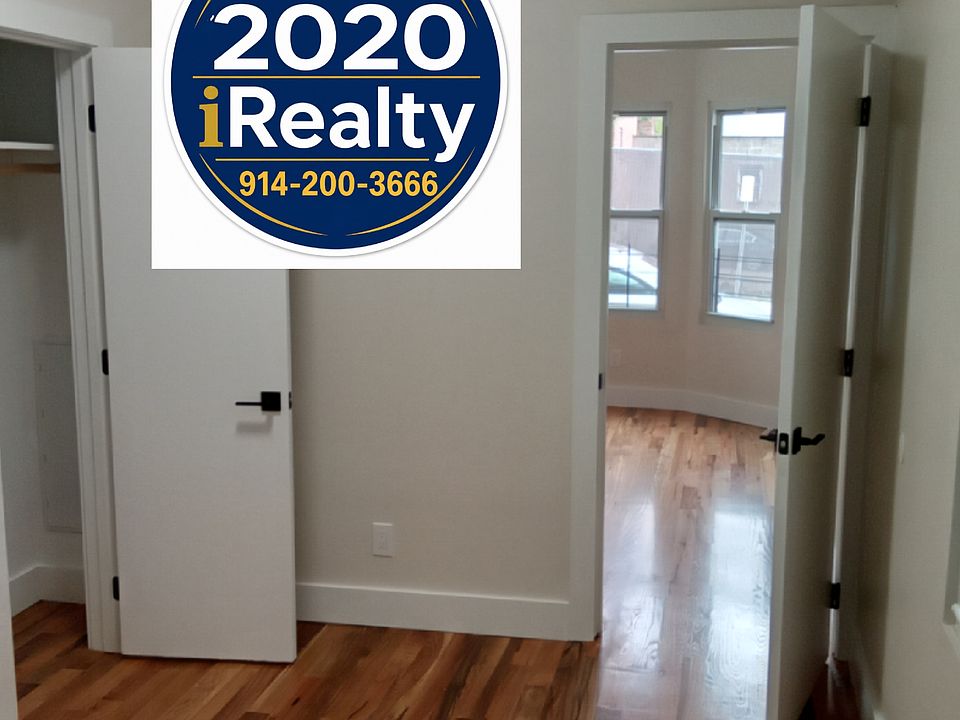 2nd image of 122 Downing St #3L