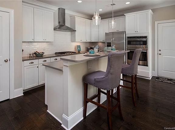 2nd image of 122D Mint Ave #1004