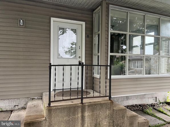 3200 Main St #1