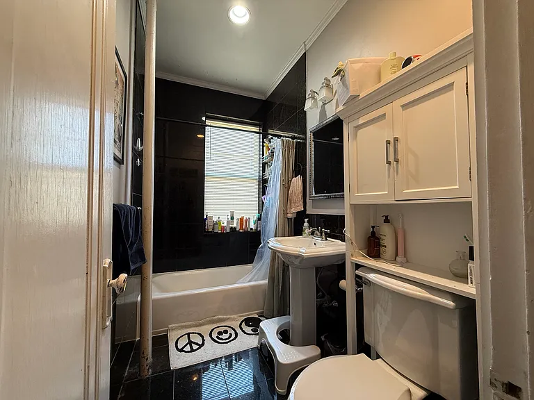 12 Greenway Ct #4 — Photo 11