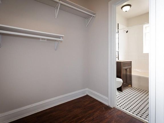 4th image of 6750 N Ashland Ave #611