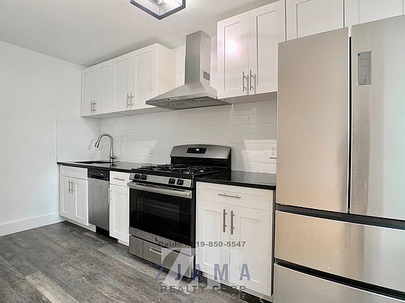 2nd image of 65 E 19th St
