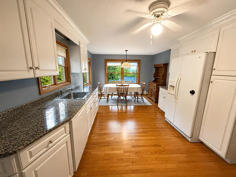 35 Dike Dr — Photo 2