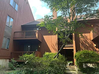 520 Teal Plaza
