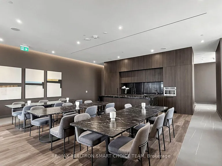11 Yorkville Ave #5002 — Photo 40