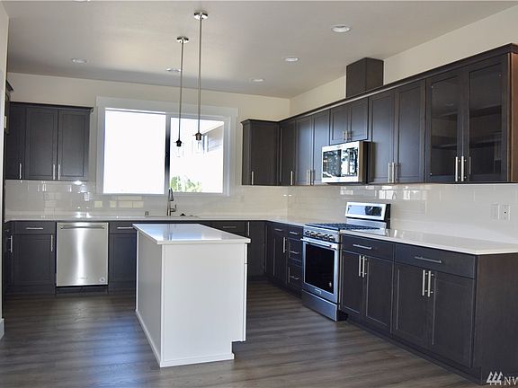 5th image of 829 Granite Ln