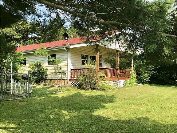 4th image of 502 Lakeside Dr